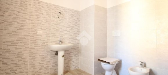 Apartamento T1 em San Giacomo delle Segnate, Italy N.º 305658 6