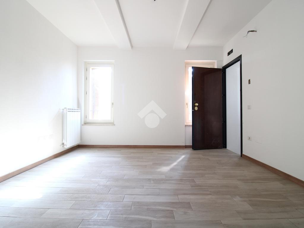 Apartamento T1 em San Giacomo delle Segnate, Italy N.º 305658