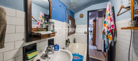 3 bedrooms House in Maranello, Italy No. 328679 7