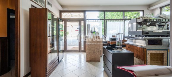 3 bedrooms House in Maranello, Italy No. 328679 19