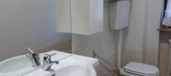 3 rooms Apartment in Piacenza, Italy No. 35891 10