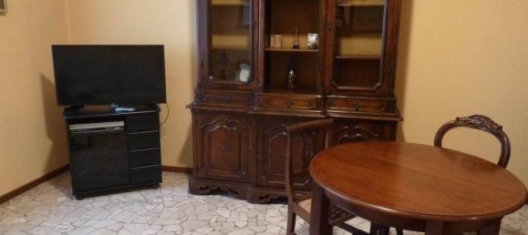 3 rooms Apartment in Piacenza, Italy No. 35891 9