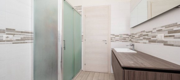 3 Schlafzimmer Wohnung in Rivoli, Italy, Nr. 372024 18