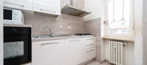 3 Schlafzimmer Wohnung in Rivoli, Italy, Nr. 372024 5