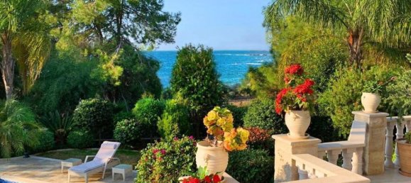 5 bedrooms Villa in Paphos, Cyprus No. 2518 13