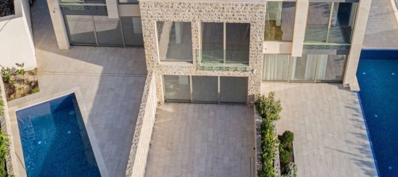 3 bedrooms Bungalow in Tivat, Montenegro No. 195 9