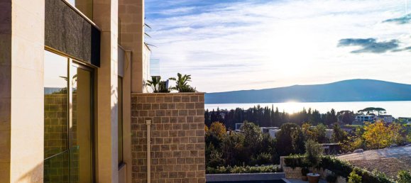 3 bedrooms Bungalow in Tivat, Montenegro No. 195 13