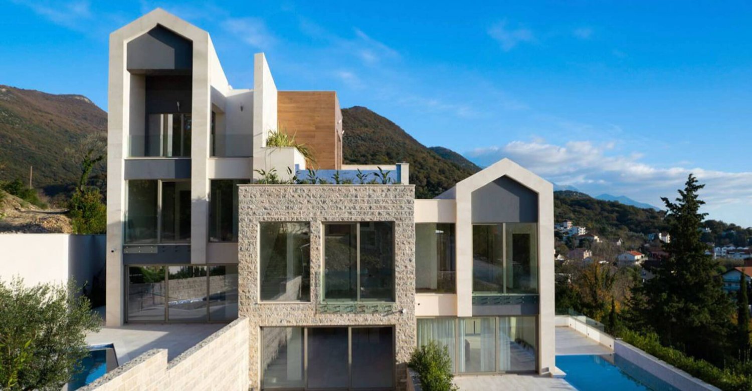 3 bedrooms Bungalow in Tivat, Montenegro No. 195