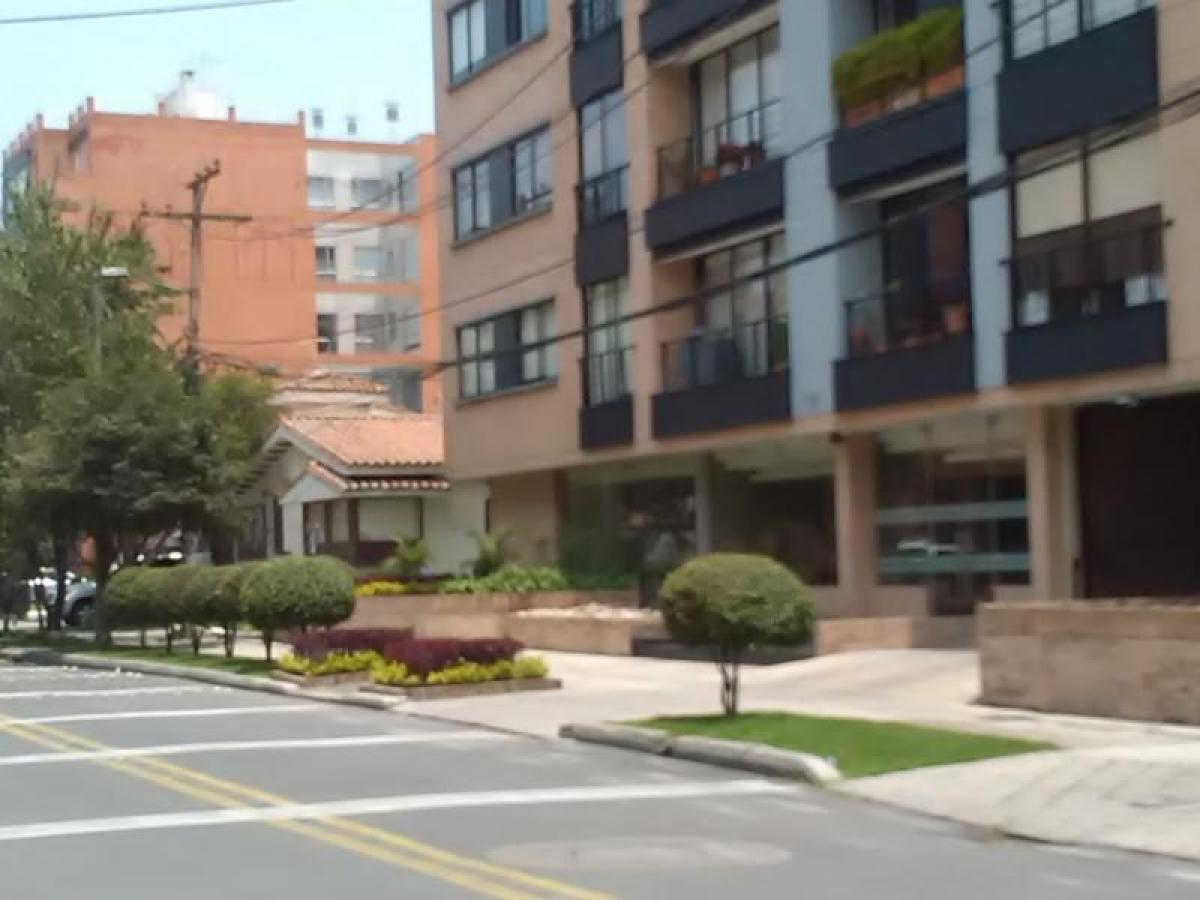 2 bedrooms House in Bogota, Colombia No. 13576