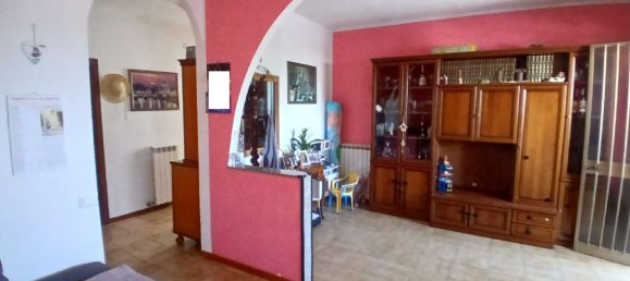 5 rooms Apartment in Carrara, Italy No. 290248 10