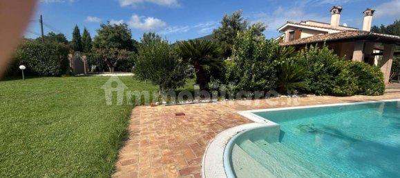 Villa de 6 dormitorios en Trevignano Romano, Italy No. 350218 2