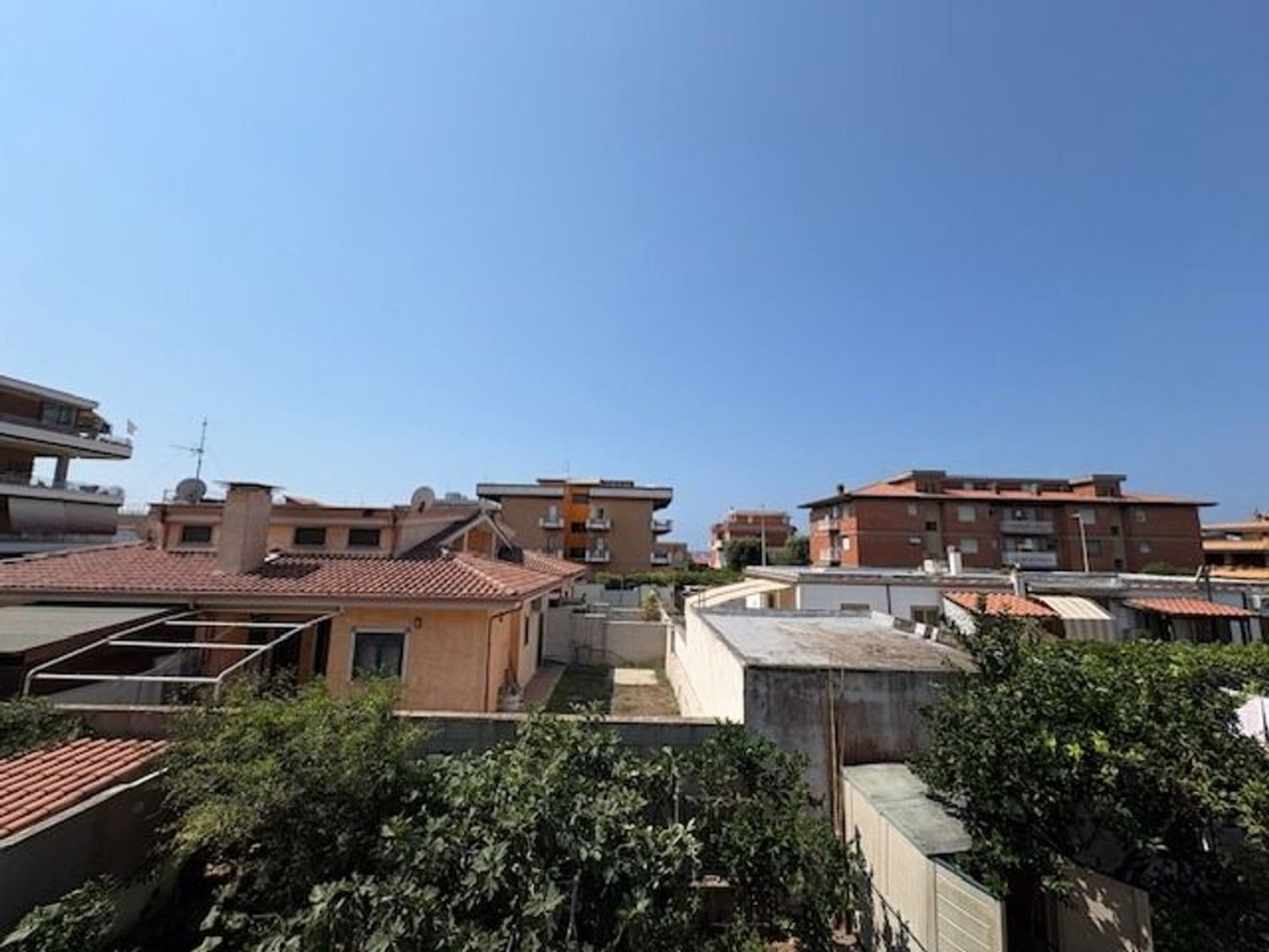 Apartamento T2 em Pomezia, Italy N.º 344378