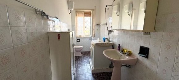 Apartamento T2 em Pomezia, Italy N.º 344378 10