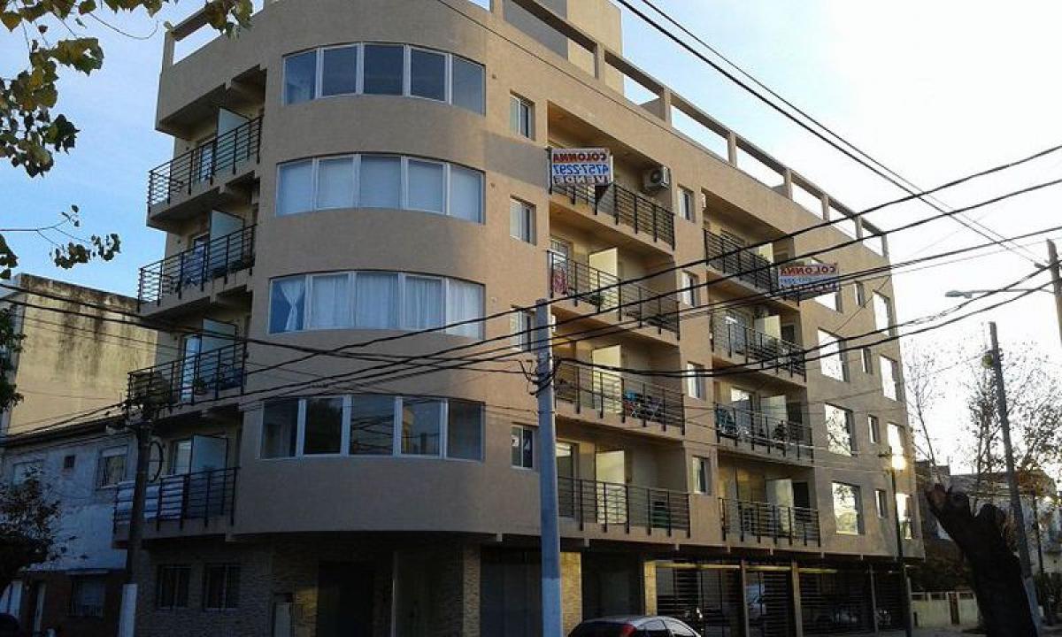  Warehouse in Tres de Febrero, Argentina No. 30561