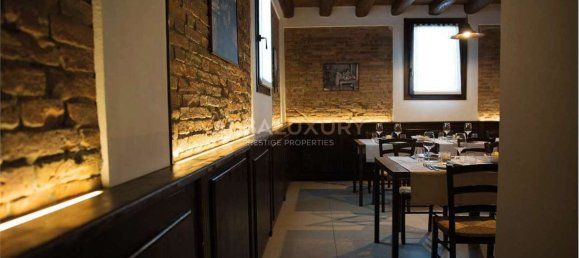 9 bedrooms Villa in Ostiglia, Italy No. 124990 29