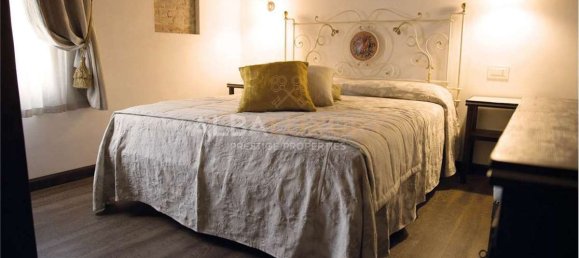 9 bedrooms Villa in Ostiglia, Italy No. 124990 24