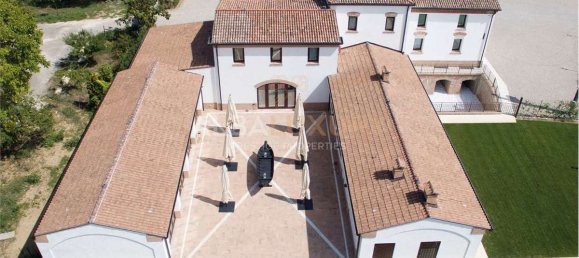 9 bedrooms Villa in Ostiglia, Italy No. 124990 5
