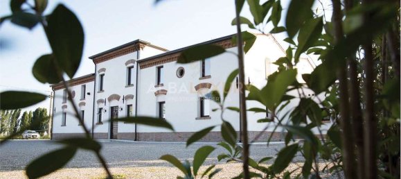 9 bedrooms Villa in Ostiglia, Italy No. 124990 8