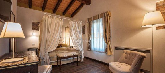 9 bedrooms Villa in Ostiglia, Italy No. 124990 19