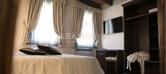 9 bedrooms Villa in Ostiglia, Italy No. 124990 25