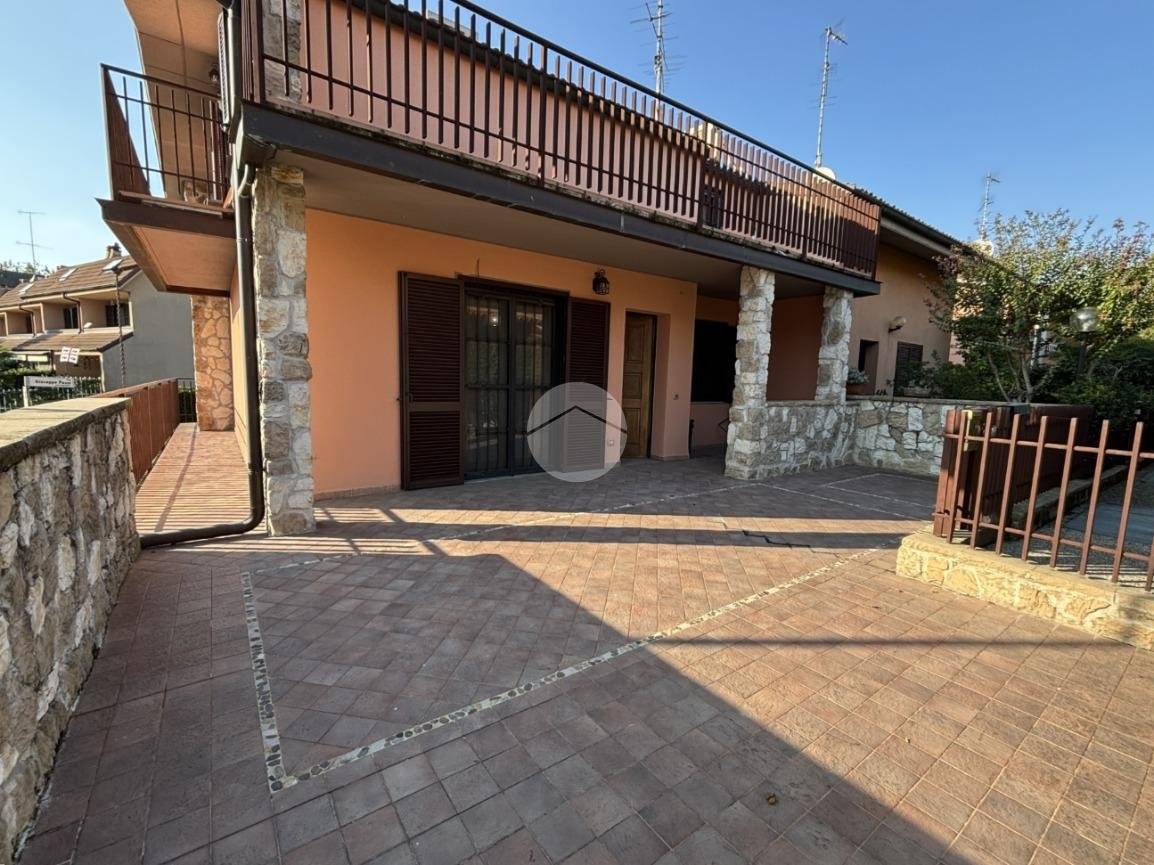 5 غرف نوم فيلا في Opera, Italy رقم 145266