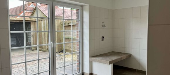 Bungalow de 4 dormitorios en Leer, Germany No. 267806 17