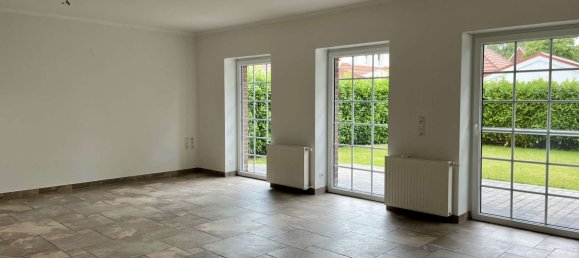 Bungalow de 4 dormitorios en Leer, Germany No. 267806 11