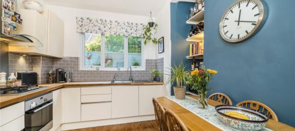 2 bedrooms Apartment in London, United Kingdom No. 12938 2