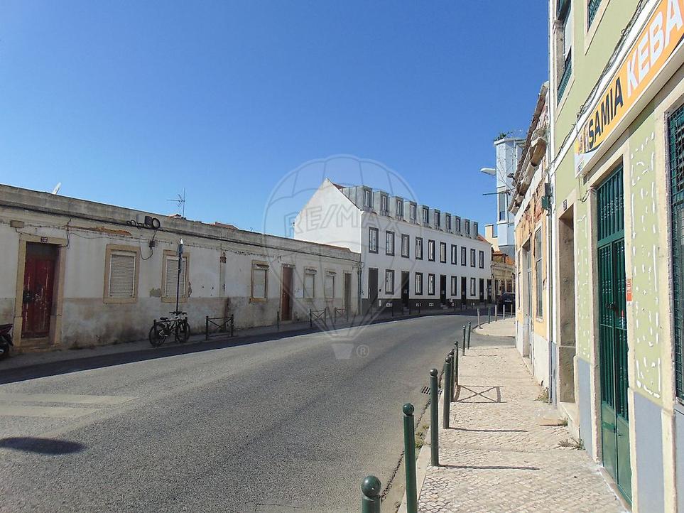 Bâtiment à Lisbon, Portugal 320m² No. 211671