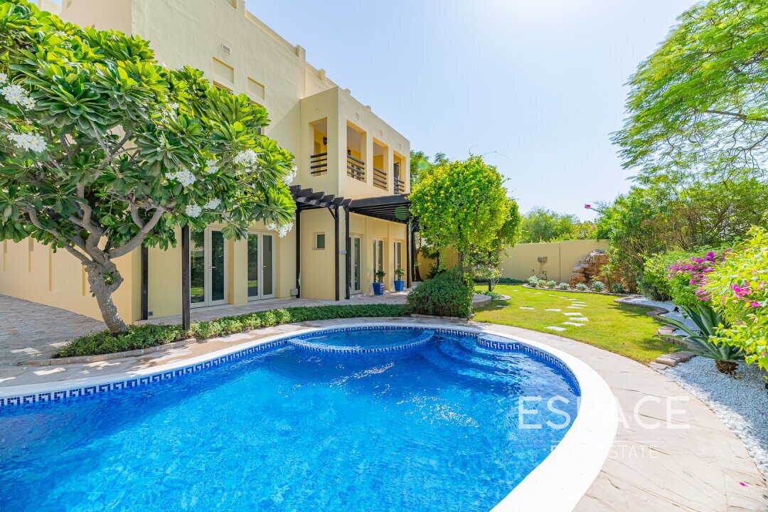 5 bedrooms Villa in Meadows, UAE No. 108537