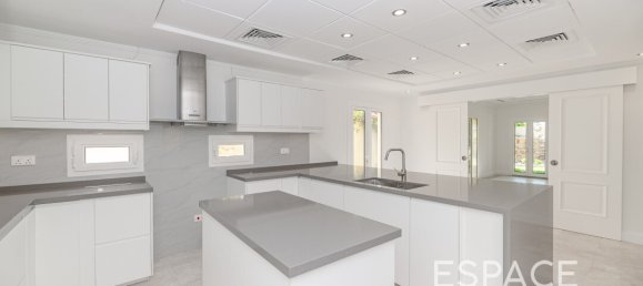 5 bedrooms Villa in Meadows, UAE No. 108537 3