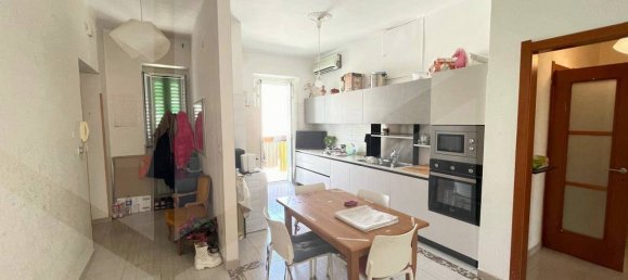 Apartamento de 3 habitaciónes en Molfetta, Italy No. 28578 3