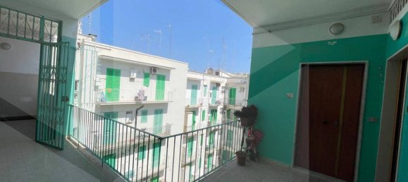Apartamento de 3 habitaciónes en Molfetta, Italy No. 28578 7