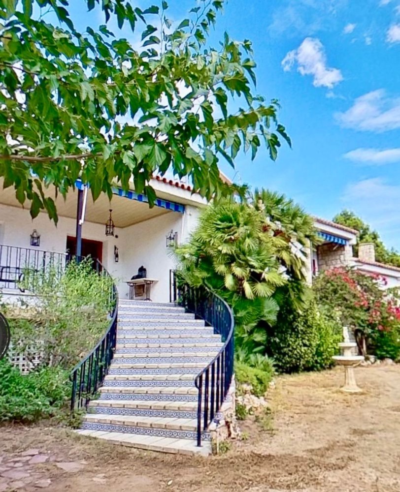 5 bedrooms House in Torrent, Spain No. 248630