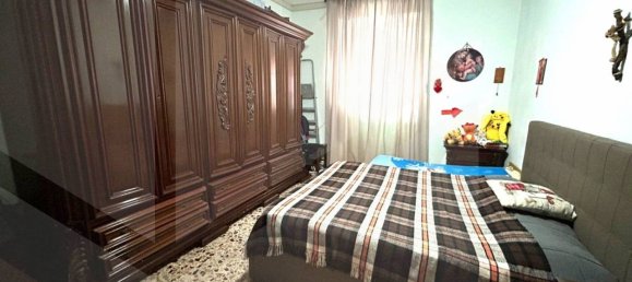 4 rooms Apartment in Naples, Italy No. 34516 2