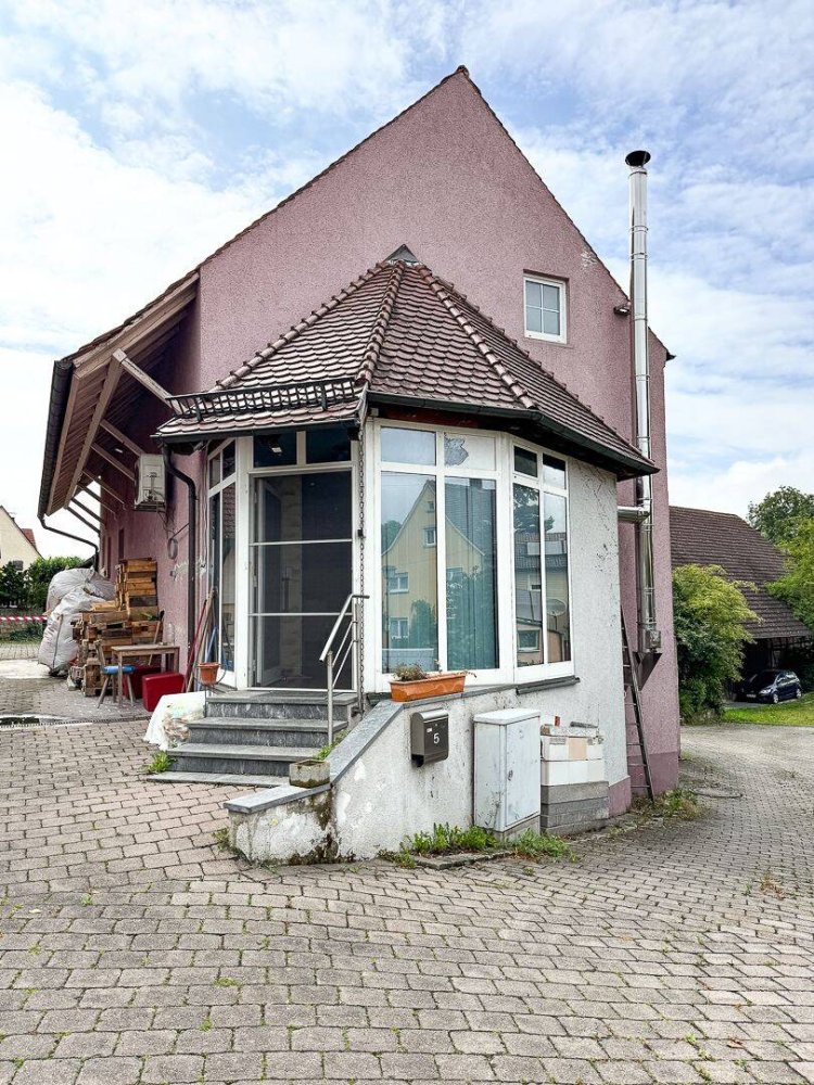 Здание с 1 комнатой в Швебиш Халль, Германия № 262451