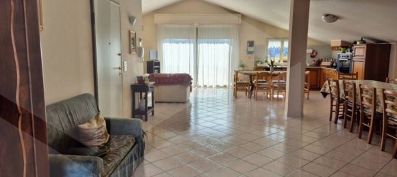 2-salle Appartement à Pescara, Italy No. 27509 4