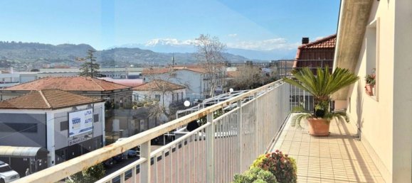 2-salle Appartement à Pescara, Italy No. 27509 10