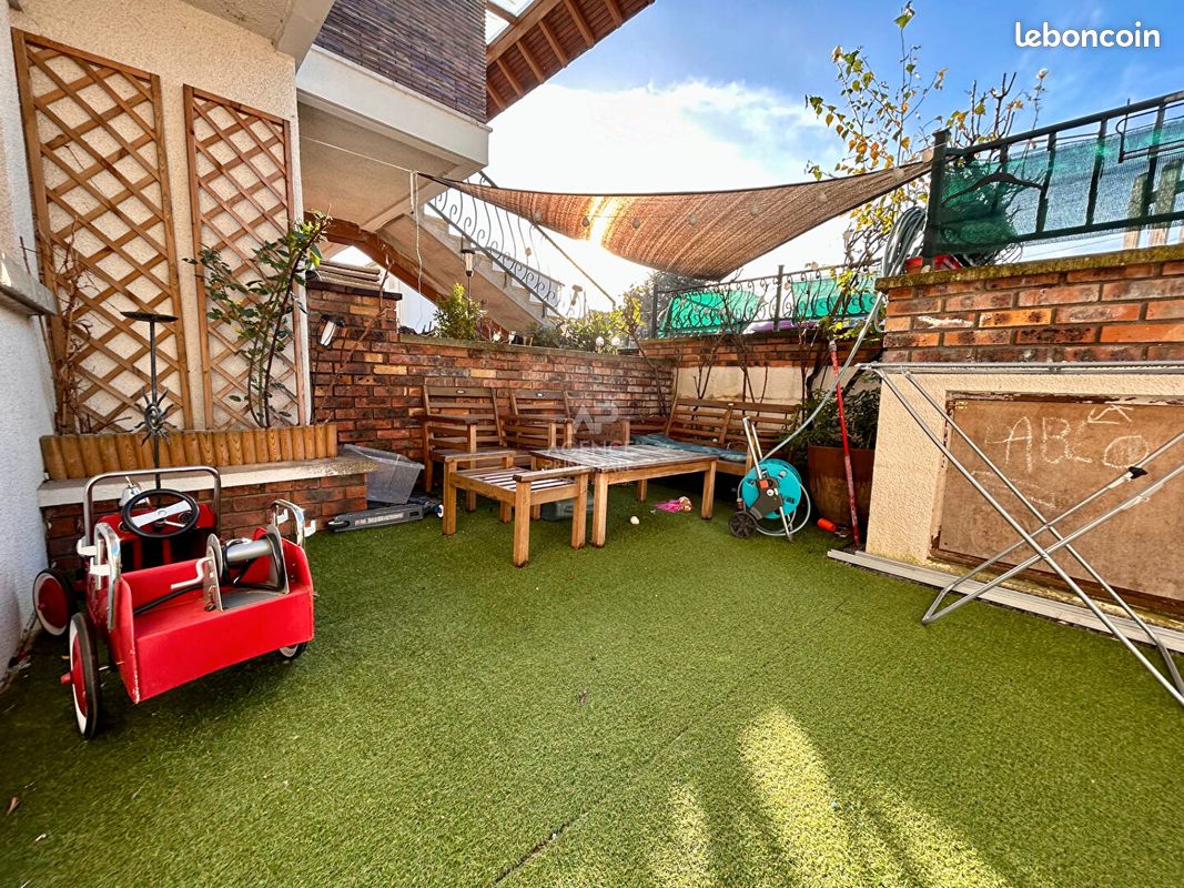 3 bedrooms Apartment in Acheres, France No. 143329