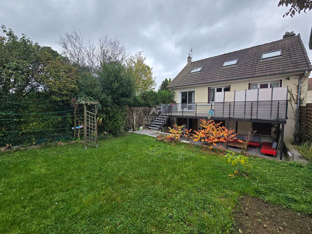 4 غرف نوم منزل في Osny, France رقم 174166