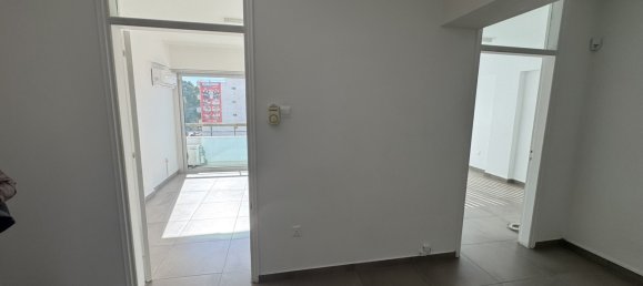 3-salle Bureau à Larnaca, Cyprus No. 26137 9