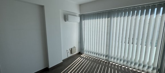 3-salle Bureau à Larnaca, Cyprus No. 26137 5