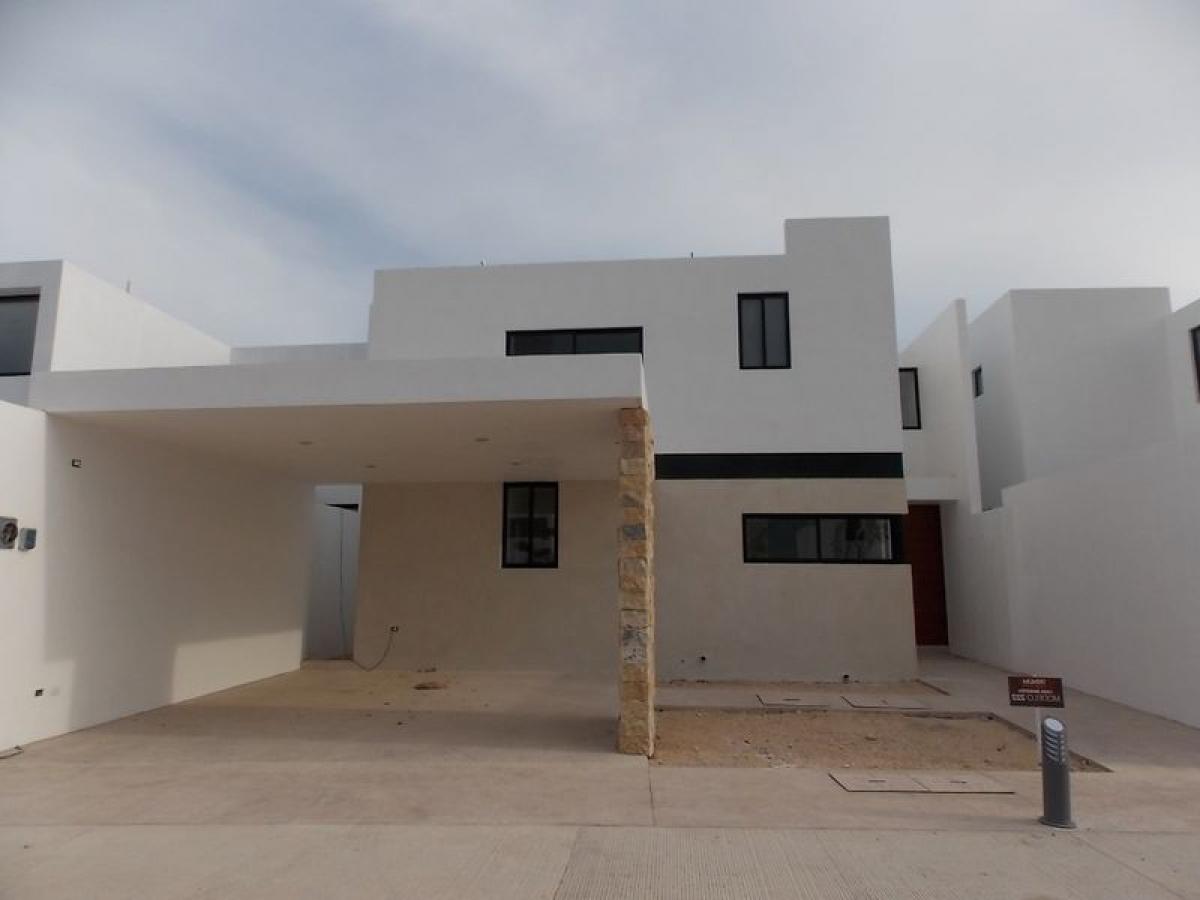 Casa de 3 dormitorios en Mérida, Mexico No. 8492