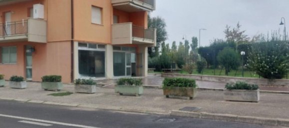 200m² Commercial property in Alba Adriatica, Italy No. 380606 22