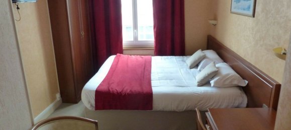 Propiedad comercial en Chinon, France 256 m² No. 210803 6