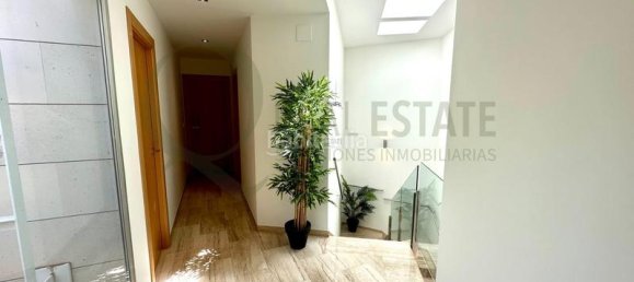 5 bedrooms House in Alicante, Spain No. 93589 21