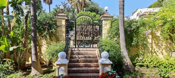 5 bedrooms Villa in El Paraiso, Spain No. 2917 13