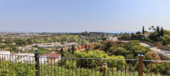 5 bedrooms Villa in El Paraiso, Spain No. 2917 6