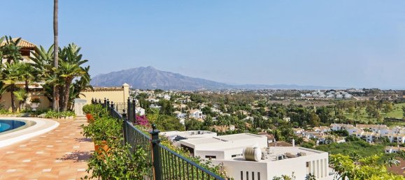 5 bedrooms Villa in El Paraiso, Spain No. 2917 7