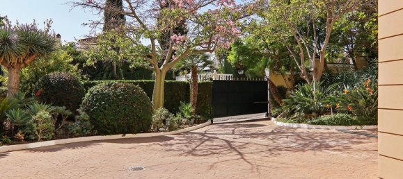 5 bedrooms Villa in El Paraiso, Spain No. 2917 20